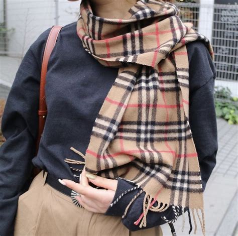 cute outfits with burberry scarf